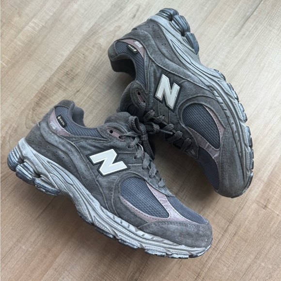 New Balance 2002R Gore-Tex Magnet Mood Indigo - Picture 1 of 8